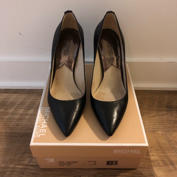 Michael Kors Toni pump size 9 - Picture 2 of 4